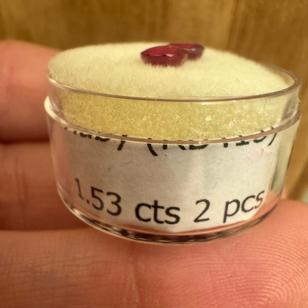 1.53ct genuine clean rubies pair in gem
Jar - Picture 3 of 13